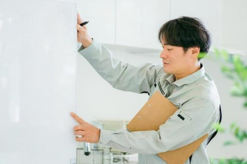 定期点検をする作業員