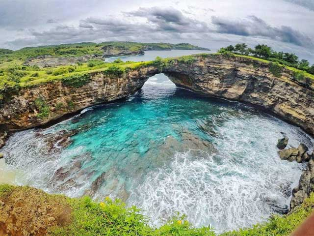 16 Tempat Menarik & Aktiviti di Nusa Penida + Tips Penting!