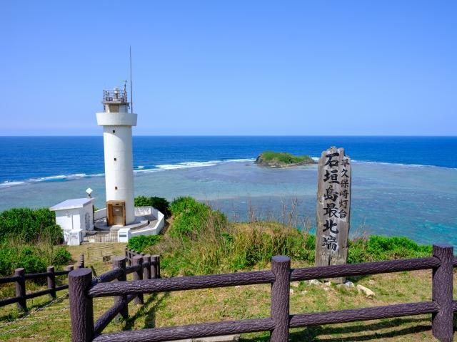 フェンス, 草, 屋外, 建物 が含まれている画像

自動的に生成された説明