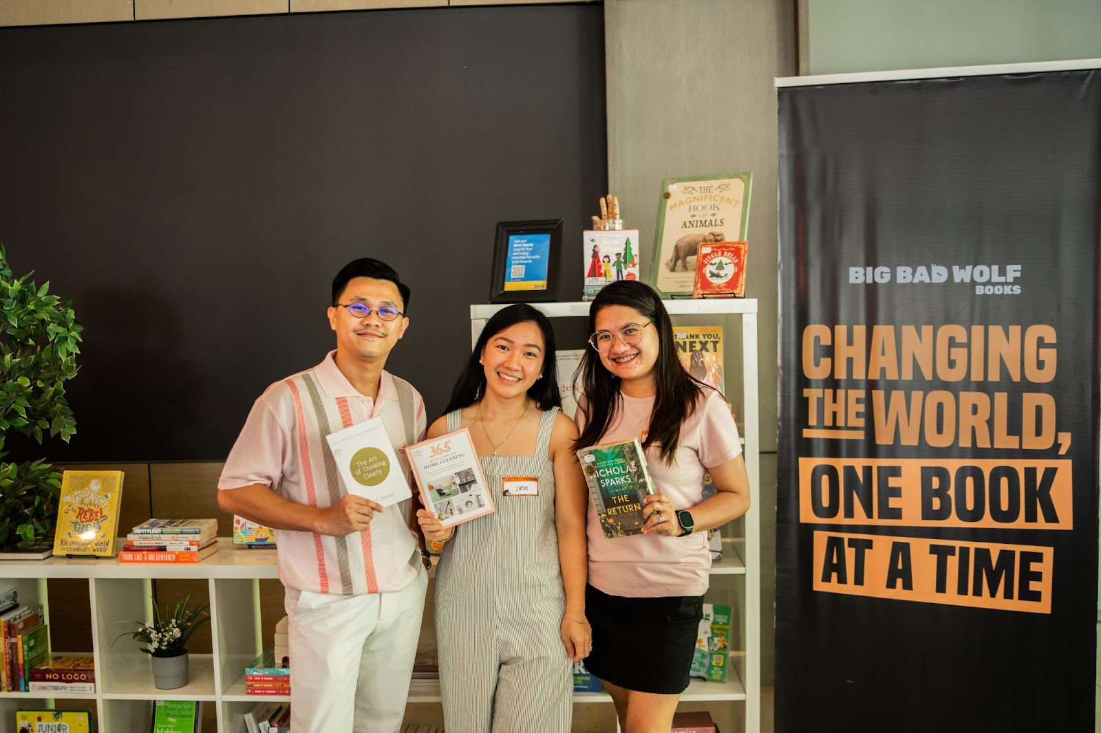 Davao Gears Up for the Holidays with 4th Big Bad Wolf Book Sale in the City!