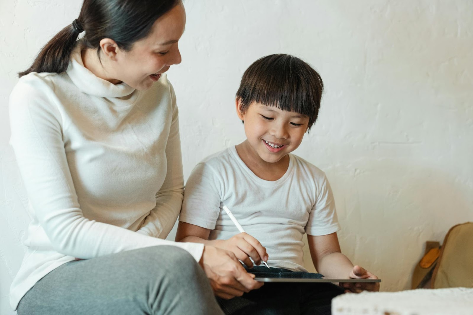 A woman with her son | Source: Pexels