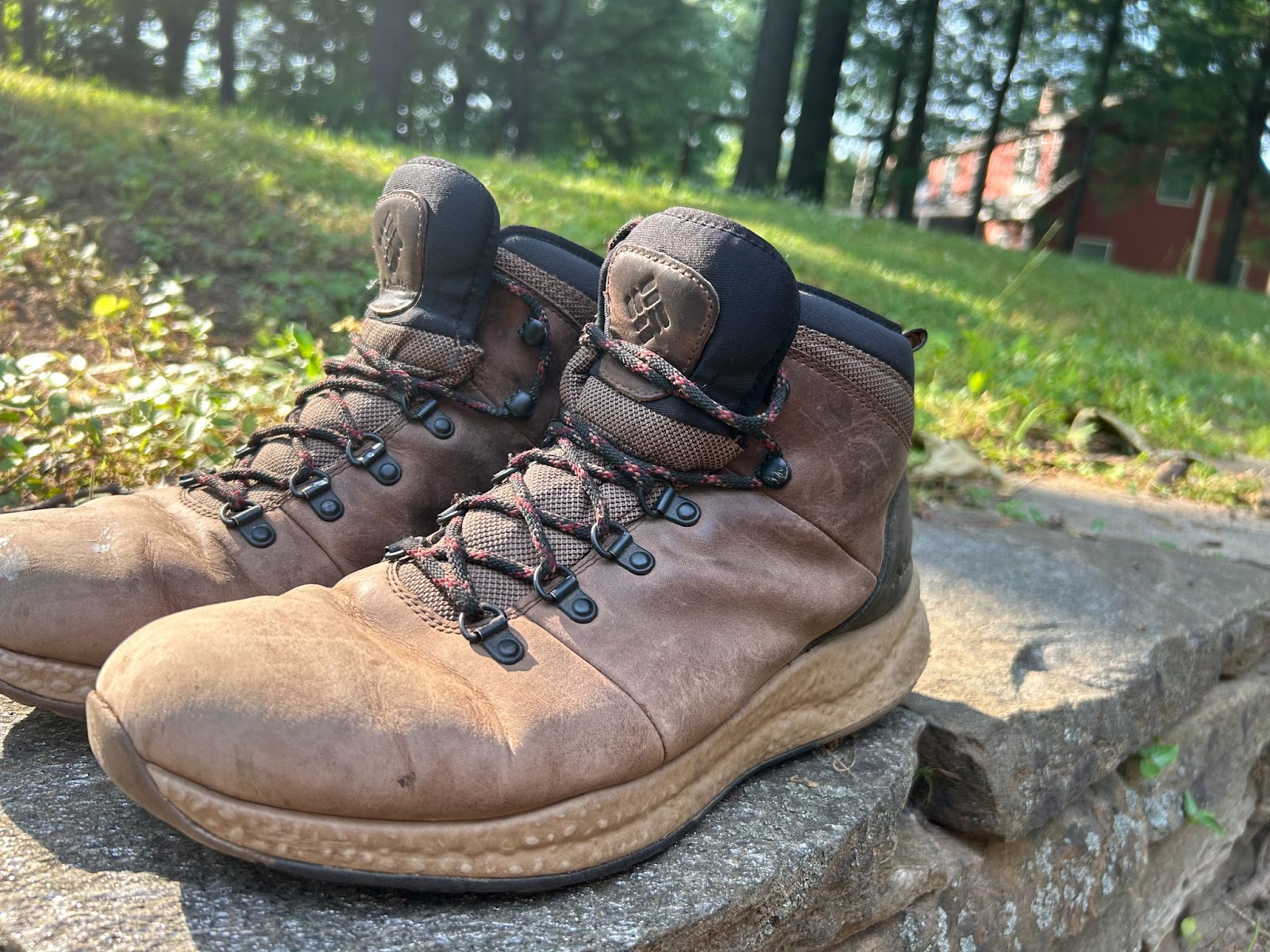 Side view Of the Columbia Newton Ridge highliting the Omni Grip Outsole