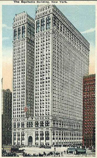 L’Equitable Building sur une carte postale de 1919