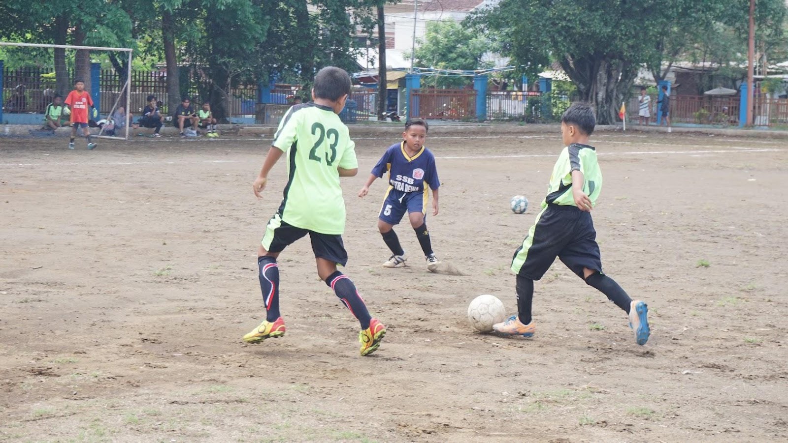Jalan Menuju Klub Profesional