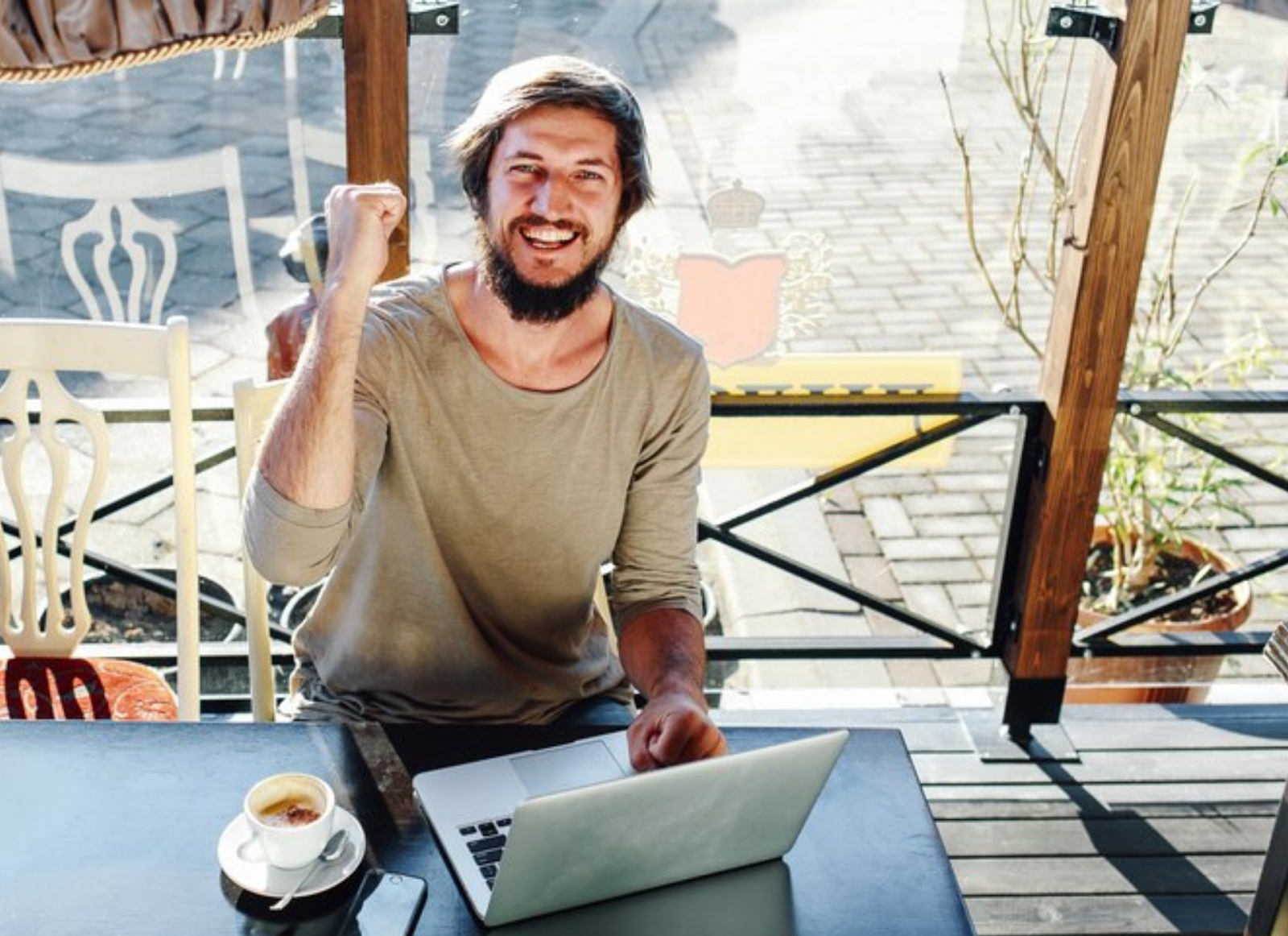 Starbucks vs Coworking Spaces: Why Your 'Office' Choice Can Make or Break Your Nomad Career