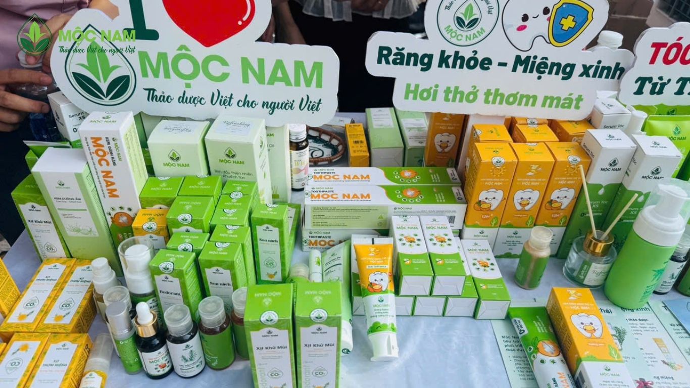 gian-hang-hoi-cho-moc-nam-da-lat