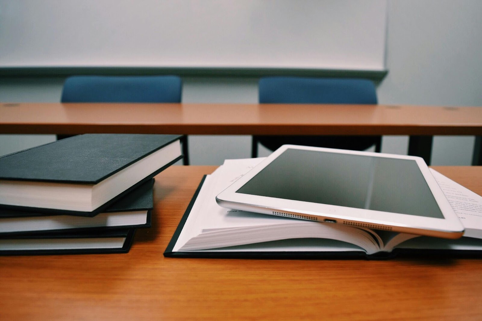 学校内の特定部署への正しい宛名