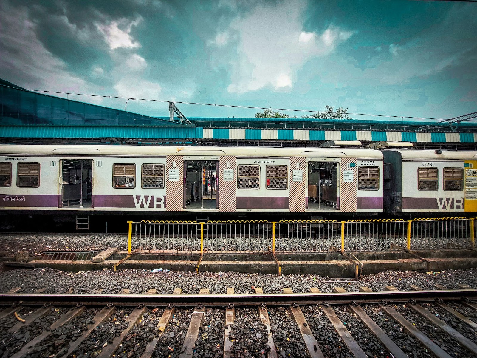 Bangur Nagar Metro Station 