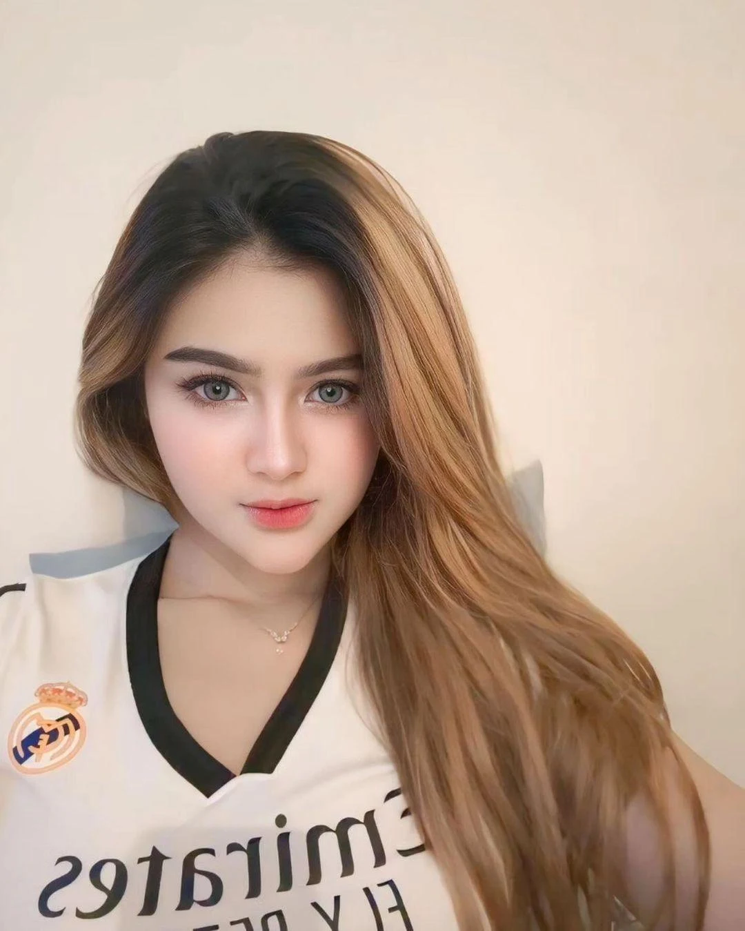 Gadis Indo Manis Berambut Lurus, rambut lurus, cewek indo, gadis memesona