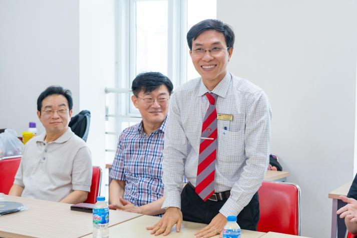 Fostering Intercultural Dialogue: HUTECH English Faculty Students in Exchange with Korean Counterparts