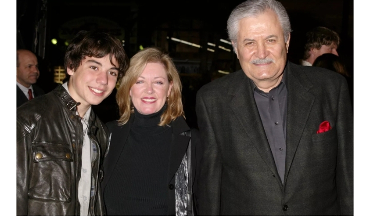 a younger Alex Aniston with his parents