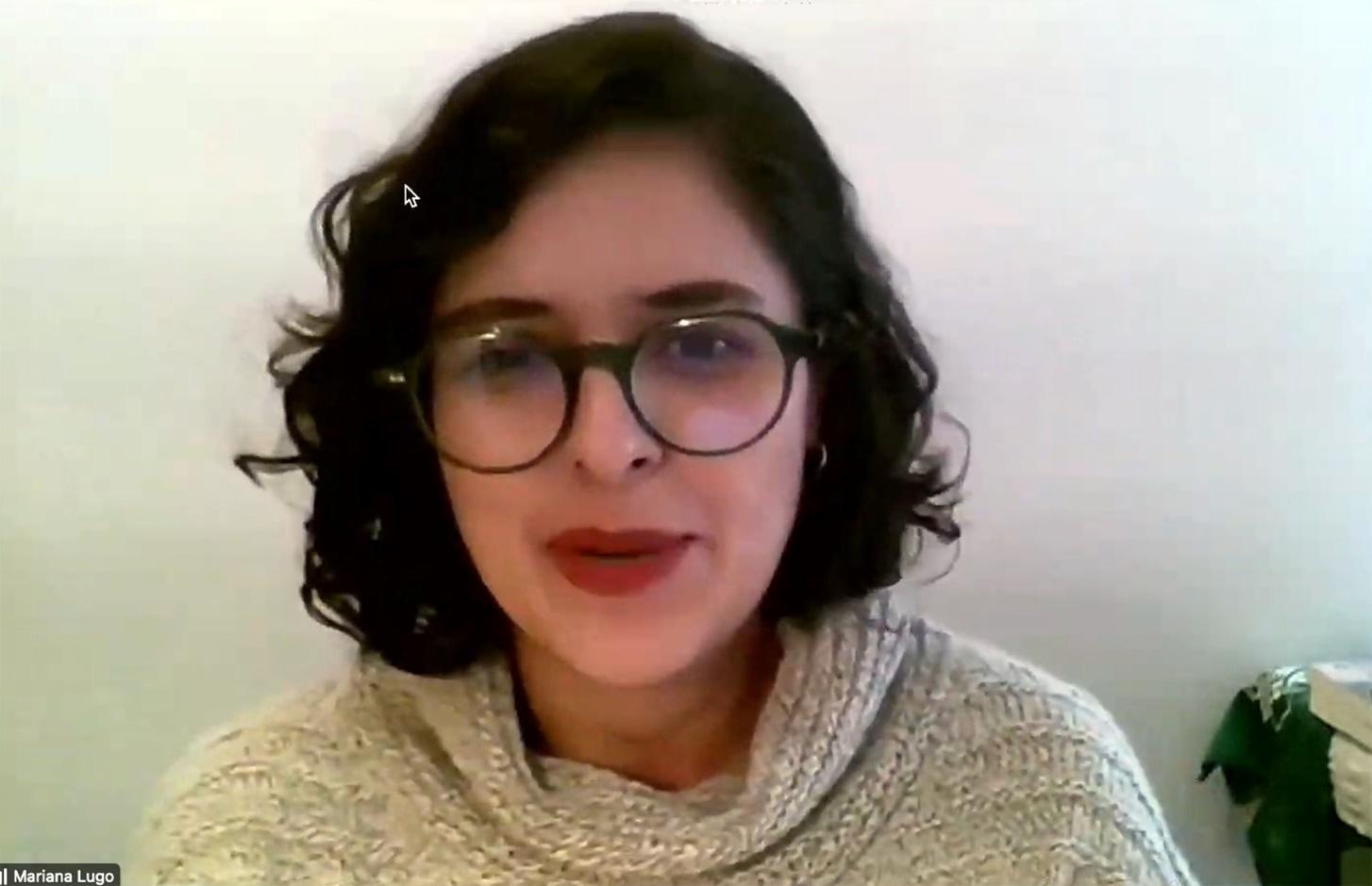 Mujer sonriendo con lentes

El contenido generado por IA puede ser incorrecto.