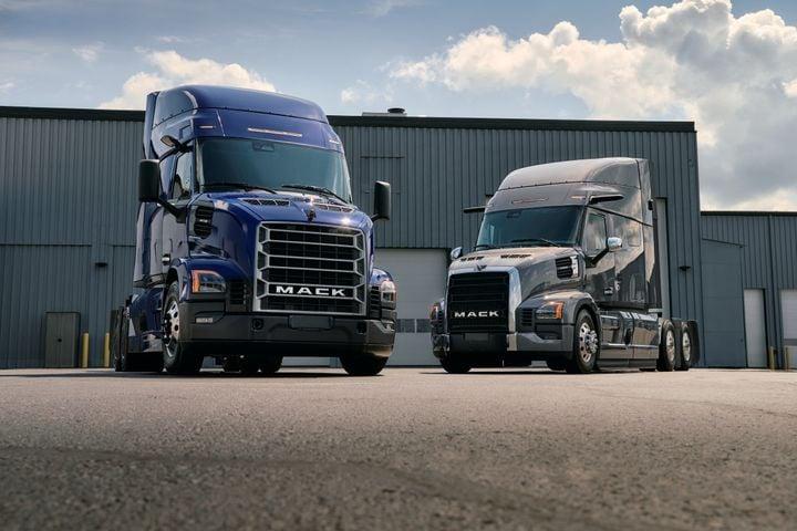 2025 Mack Anthem et Pioneer.