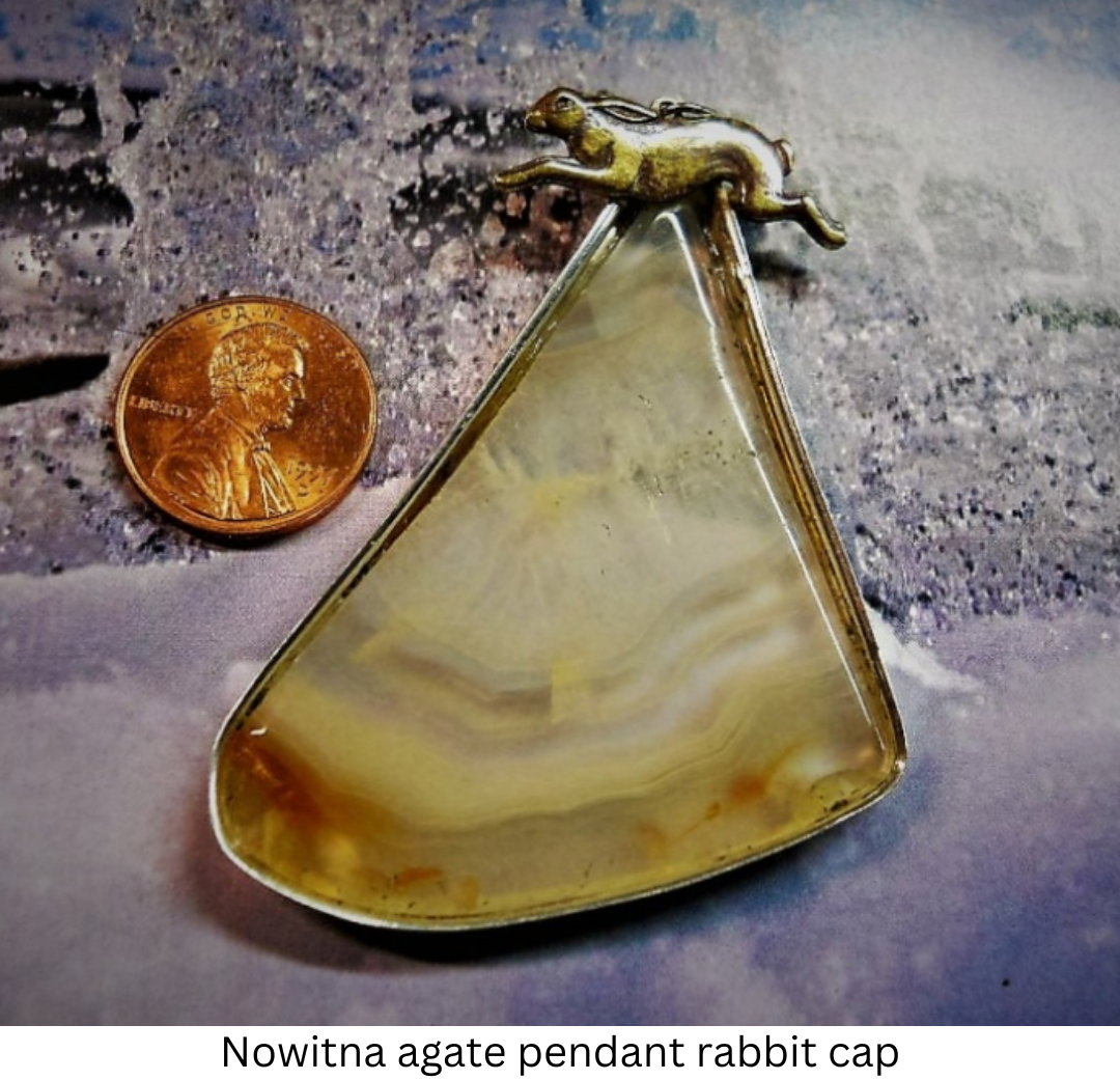 Nowinta agate pendant rabbit cap