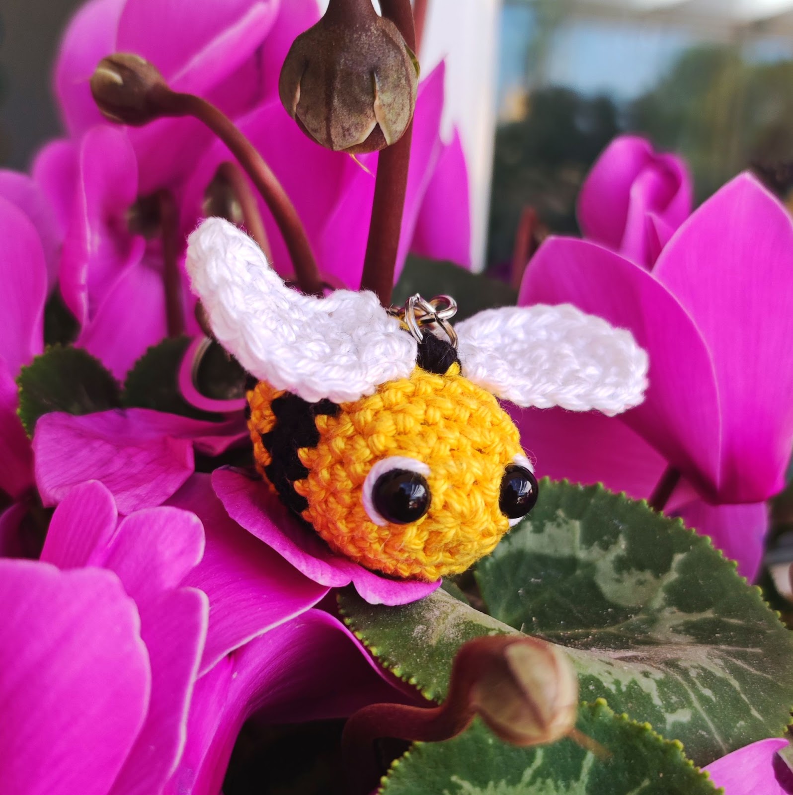 llavero abeja crochet
regalos artesanales