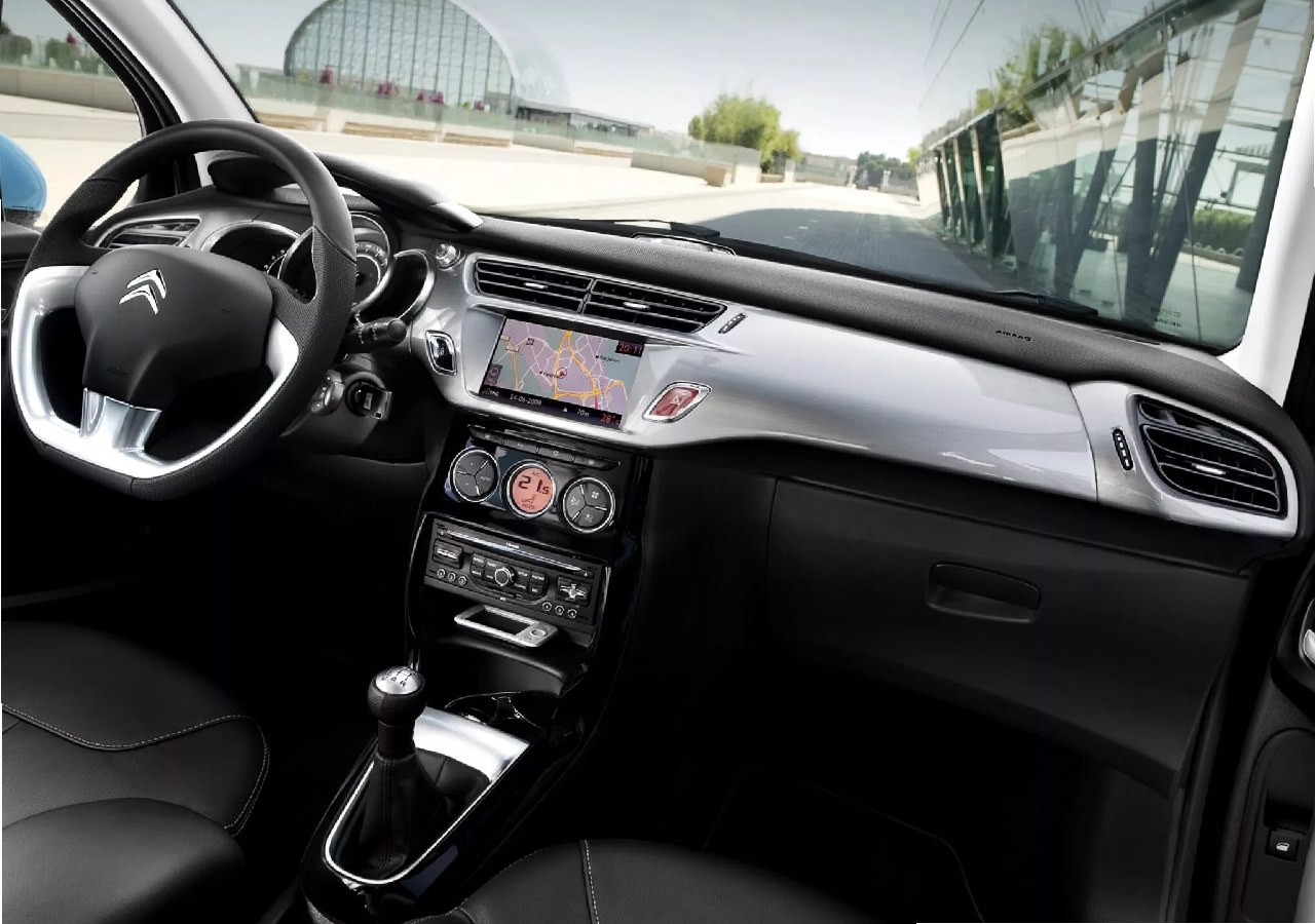Stellantis calls to recall 441,000 cars due to defective airbags after a fatal crash in France, aiming to protect drivers and passengers across Europe.