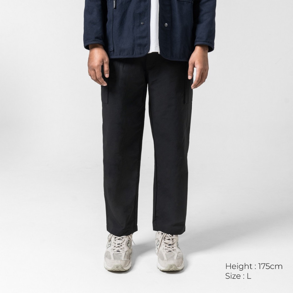Bodypack Frome Slim Fit Cargo Pants College Outfit