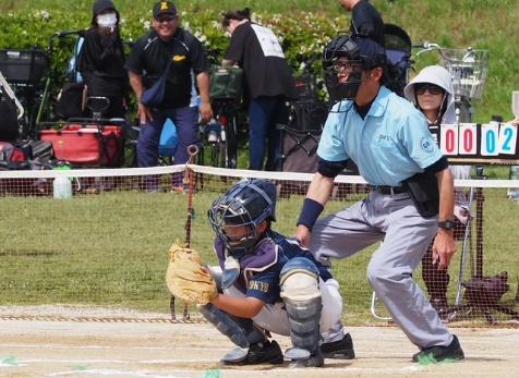 野球選手がバットを構えている男性

AI によって生成されたコンテンツは間違っている可能性があります。