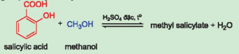 CHƯƠNG 6. HỢP CHẤT CARBONYL - CARBOXYLIC ACIDBÀI 24: ARBOXYLIC ACIDMỞ ĐẦUVị chua của giấm và các loại quả như khế, chanh, táo, me,.... đều được tạo bởi carboxylic acid. Vậy carboxylic acid chứa nhóm chức nào và có các tính chất đặc trưng gì?Đáp án chuẩn:- Carboxylic acid là các hợp chất hữu cơ trong phân tử có nhóm –COOH liên kết với nguyên tử carbon (trong gốc hydrocarbon hoặc –COOH) hoặc nguyên tử hydrogen.Chứa nhóm –COOH:- Phản ứng ester hóa- Tính acid- Phản ứng halogen hoá- Phản ứng khử- Phản ứng tráng gương1. KHÁI NIỆM, DANH PHÁPBài 1: Nhiều carboxylic acid tồn tại trong tự nhiên. Hãy nhận xét đặc điểm chung về cấu tạo của các carboxylic acid dưới đây...Đáp án chuẩn:Có nhóm –COOH liên kết với nguyên tử carbon (trong gốc hydrocarbon hoặc –COOH) hoặc nguyên tử hydrogen.Bài 2: Viết các công thức cấu tạo và gọi tên theo danh pháp thay thế của các acid có công thức C4H9COOH.Đáp án chuẩn:STTĐồng phânTên gọi1CH3-CH2-CH2-CH2-COOHpentanoic acid2CH3-CH(COOH)-CH2-CH32-methylbutanoic acid3CH3-CH(CH3)-CH2-COOH3-methylbutanoic acid4CH3C(CH3)2COOH2,2-dimethylpropanoic acid Bài 3:  Viết công thức cấu tạo của các carboxylic acid có tên gọi dưới đây:a) pentanoic acid;b) but-3-enoic acid;c) 2-methylbutanoic acid;d) 2,2-dimethylpropanoic acid.Đáp án chuẩn:a) CH3-CH2-CH2-CH2-COOHb) CH2=CH-CH2-COOHc) d) 2. ĐẶC ĐIỂM CẤU TẠO3. TÍNH CHẤT VẬT LÍBài 1: Tại sao trong các hợp chất hữu cơ có phân tử khối xấp xỉ nhau dưới đây, carboxylic acid có nhiệt độ sôi cao nhất?Loại hợp chấtalkanealdehydealcoholcarboxylic acidCông thức cấu tạoCH3CH2CH2CH3CH3CH2CHOCH3CH2CH2OHCH3COOHM58586060ts (°C)-0,54997,2118Đáp án chuẩn:Do hình thành liên kết hydro giữa các phân tử carboxylic acid4. TÍNH CHẤT HÓA HỌCBài 1: Trong dung dịch nước, carboxylic acid phân li không hoàn toàn theo cân bằng:Hằng số cân bằng của phương trình phân li một số carboxylic acid được cho trong Bȧng 24.3.Bảng 24.3. Hằng số cân bằng của phương trình phân li một số carboxylic acid Carboxylic acidHằng số cân bằng của phương trình phân li carboxylic acidPhần trăm phần li (dung dịch 0,1 M) (%)HCOOH1,8.10−44,2CH3COOH1,8.10−51,3CH3CH2COOH1,3.10−51,2CH3CH2CH2COOH1,5.10−51,2Hãy nhận xét về khả năng phân li của carboxylic acid. Chúng là các acid mạnh hay yếu và có các phản ứng đặc trưng nào?Đáp án chuẩn:Trong dung dịch, chỉ một phần nhỏ carboxylic acid phân li thành ion, vì vậy carboxylic acid là những acid yếu. Chúng thể hiện đầy đủ tính chất của acid: tác dụng với kim loại, oxide kim loại, muối, base.Bài 2: Tính acid của acetic acidChuẩn bị: dung dịch acetic acid 10%, dung dịch Na2CO3 10%, bột Mg; ống nghiệm, giấy qùy.Tiến hành:1. Phản ứng với chất chỉ thị:Nhỏ một giọt dung dịch acetic acid 10% lên mẫu giấy qùy. Quan sát và mô tả sự thay đổi màu sắc của giấy quỳ.2. Phản ứng với kim loại:- Cho 1 – 2 mL dung dịch acetic acid 10% vào ống nghiệm (1).- Thêm tiếp một ít bột Mg vào ống nghiệm (1).Quan sát và mô tả hiện tượng xảy ra trong ống nghiệm (1).3. Phản ứng với muối:- Cho 1 – 2 mL dung dịch Na2CO3 10% vào ống nghiệm (2).- Thêm tiếp 1 – 2 mL dung dịch acetic acid 10% vào ống nghiệm (2).Thực hiện yêu cầu sau:Quan sát và mô tả hiện tượng xảy ra trong ống nghiệm (2).Viết phương trình hoá học của các phản ứng xảy ra trong các thí nghiệm trên và giải thích hiện tượng.Đáp án chuẩn:1. Quỳ tím chuyển sang màu đỏ 2.  Có khí thoát ra.Mg + 2CH3COOH → (CH3COO)2Mg + H23. Có khí thoát ra.2CH3COOH + Na2CO3 → 2CH3COONa + CO2 + H2O Bài 3: Viết phương trình hoá học phản ứng giữa acetic acid với các chất sau:a) Cab) Cu(OH)2c) CaOd) K2CO3Đáp án chuẩn:a) 2CH3COOH + Ca → (CH3COO)2Ca + H2 ↑b) CH3COOH + Cu(OH)2 → (CH3COO)2Cu + H2Oc) 2CH3COOH + CaO → (CH3COO)2Ca + H2Od) 2CH3COOH + K2CO3 →   2CH3COOK + CO2 + H2OBài 4: a) Khi có cặn màu trắng (thành phần chính là CaCO3) bám ở đáy ấm đun nước, vòi nước, thiết bị vệ sinh,... có thể dùng giấm để loại bỏ các vết cặn này. Hãy giải thích.b) Các đồ vật bằng đồng sau một thời gian để trong không khí thường bị xỉn màu, dùng khăn tầm một ít giấm rồi lau các đồ vật này, chúng sáng bóng trở lại. Hãy giải thích.Đáp án chuẩn:a) Trong giấm ăn có acetic có khả năng tác dụng với CaCO32CH3COOH + CaCO3 → (CH3COO)2Ca + CO2 + H2Ob) Màu đồng xỉn dưới sự tác động của CO2 và hơi ẩm.Cu + H2O + O2 + CO2 → CuCO3.Cu(OH)2Chúng sáng bóng trở lại. 2CH3COOH + CuCO3 →   (CH3COO)2Cu + CO2 + H2O2CH3COOH + Cu(OH)2 →   (CH3COO)2Cu + 2H2OBài 5: Phản ứng ester hoá - điều chế ethyl acetateĐiều chế ethyl acetate trong phòng thí nghiệm được tiến hành như sau:- Cho khoảng 2 mL ethanol và 2 mL acetic acid tuyệt đối vào ống nghiệm, lắc đều hỗn hợp.- Thêm khoảng 1 mL dung dịch H2SO4 đặc, lắc nhẹ để các chất trộn đều với nhau.- Kẹp ống nghiệm vào kẹp gỗ rồi đặt ống nghiệm vào cốc nước nóng (khoảng 60°C - 70°C) trong khoảng 5 phút, thỉnh thoảng lắc đều hỗn hợp. Sau đó lấy ống nghiệm ra khỏi cốc nước nóng, để nguội hỗn hợp rồi rót sang ống nghiệm khác chứa 5 mL dung dịch muối ăn bão hoà.Thực hiện yêu cầu:1. Mô tả hiện tượng, viết phương trình hoá học của phản ứng ester hoá xảy ra trong thí nghiệm trên.2. Vai trò của sulfuric acid trong thí nghiệm trên là gì?Đáp án chuẩn:1. Hiện tượng: dung dịch phân thành hai lớp và có mùi thơm.2. Xúc tác.Bài 6: Methyl butyrate là ester tạo mùi đặc trưng của quả táo, em hãy viết phương trình hoá học của phản ứng điều chế methyl butyrate từ carboxylic acid và alcohol tương ứng.Đáp án chuẩn: CH3CH2CH2COOH + CH3OH → CH3CH2CH2COOCH3 + H2OBài 7: Methyl salicylate là hợp chất thuộc loại ester được dùng làm cao dán giảm đau, kháng viêm ngoài da. Methyl salicylate được tổng hợp từ phản ứng ester hóa giữa salicylic acid và methanol. Hãy hoàn thành phương trình hoá học của phản ứng tổng hợp methyl salicylate: Đáp án chuẩn:5. ĐIỀU CHẾ6. ỨNG DỤNG