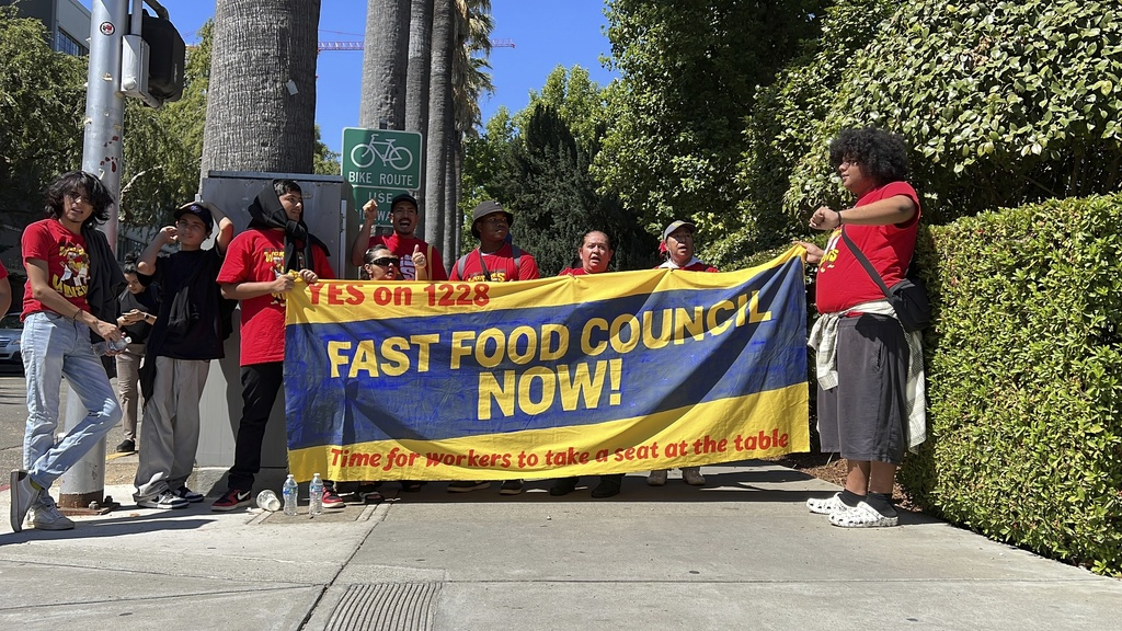 california minimum wage fast food