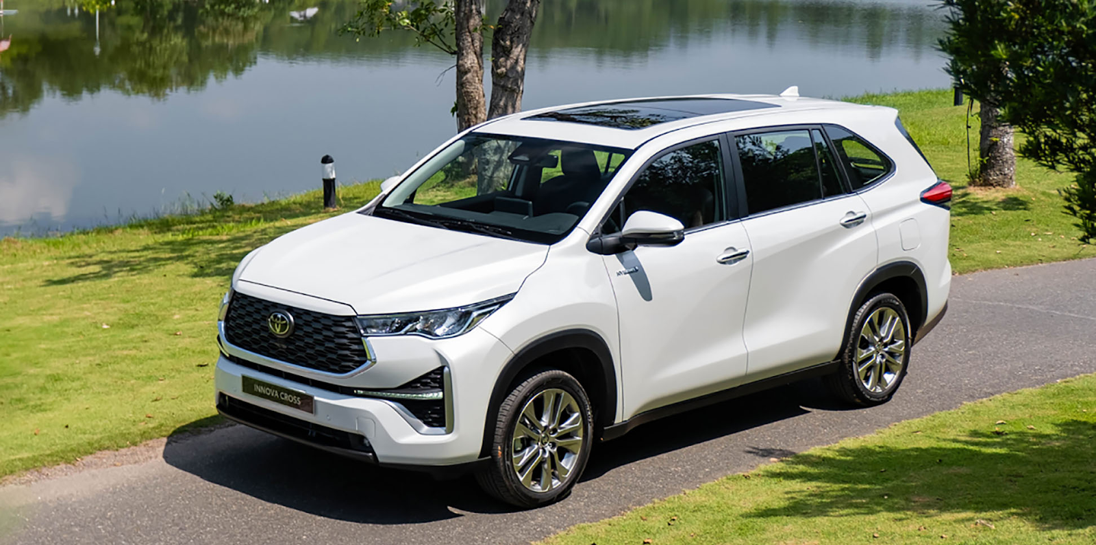Toyota Innova Cross 