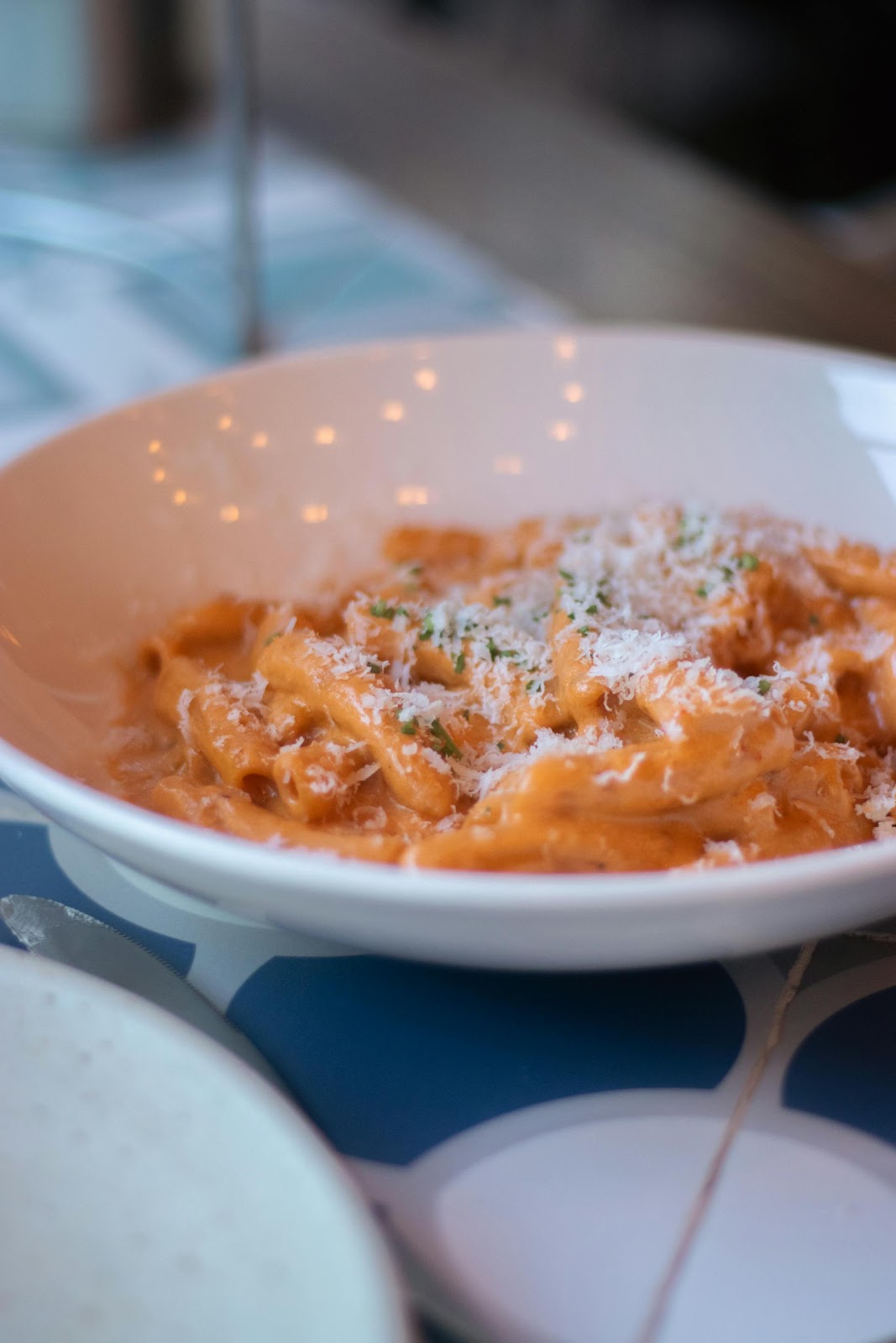 A bowl of macaroni and cheese | Source: Pexels