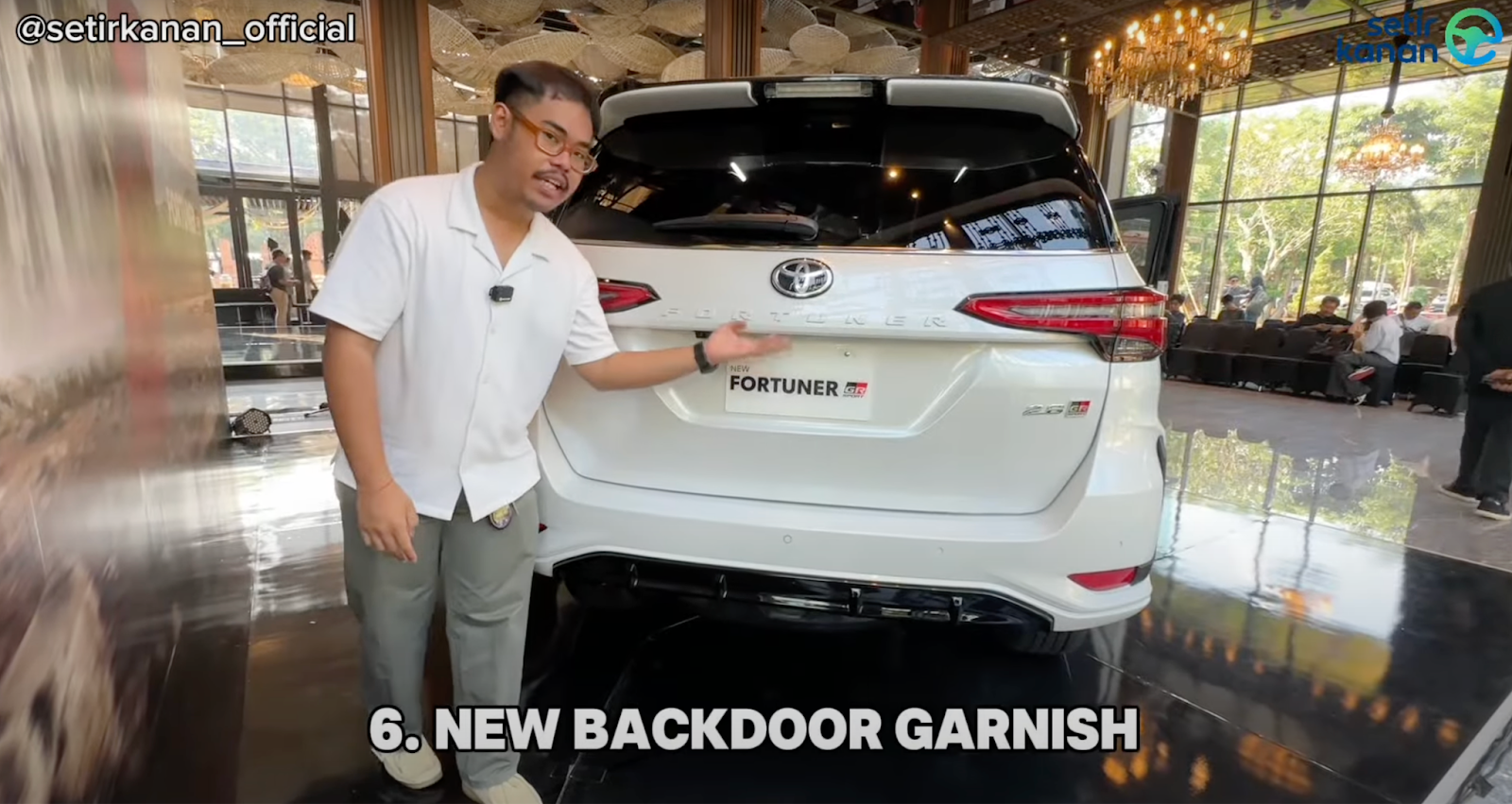 backdoor garnish Toyota Fortuner Facelift 2024