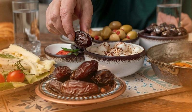 Preparing the Menu for Iftar