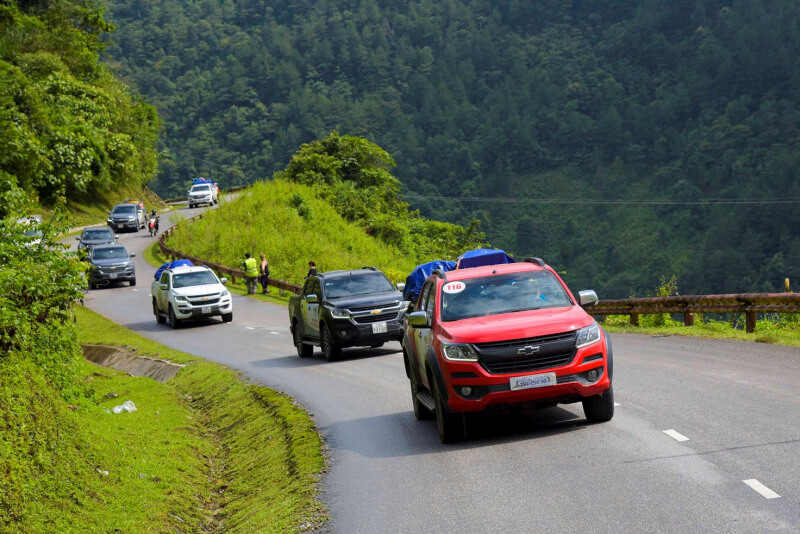 Di chuyển đến Sapa bằng ô tô
