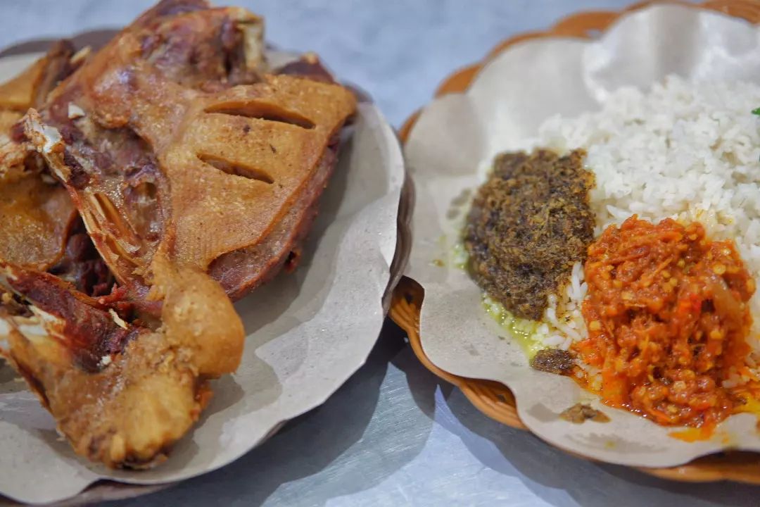 kuliner viral yang halal di bali bebek Cak Gondrong