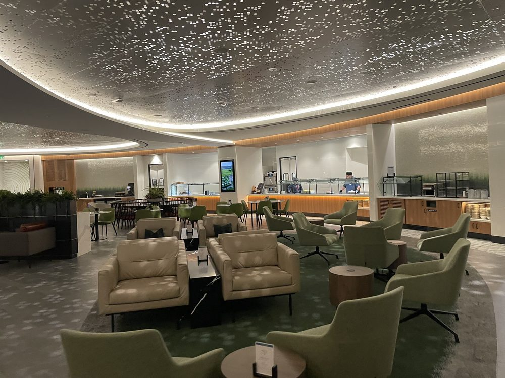 Club at SFO lounge area