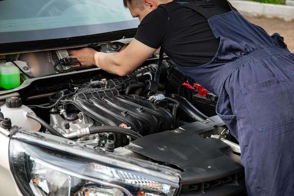 Mobile Mechanic Vs. Traditional Auto Repair Shop: Which Is Better For You?