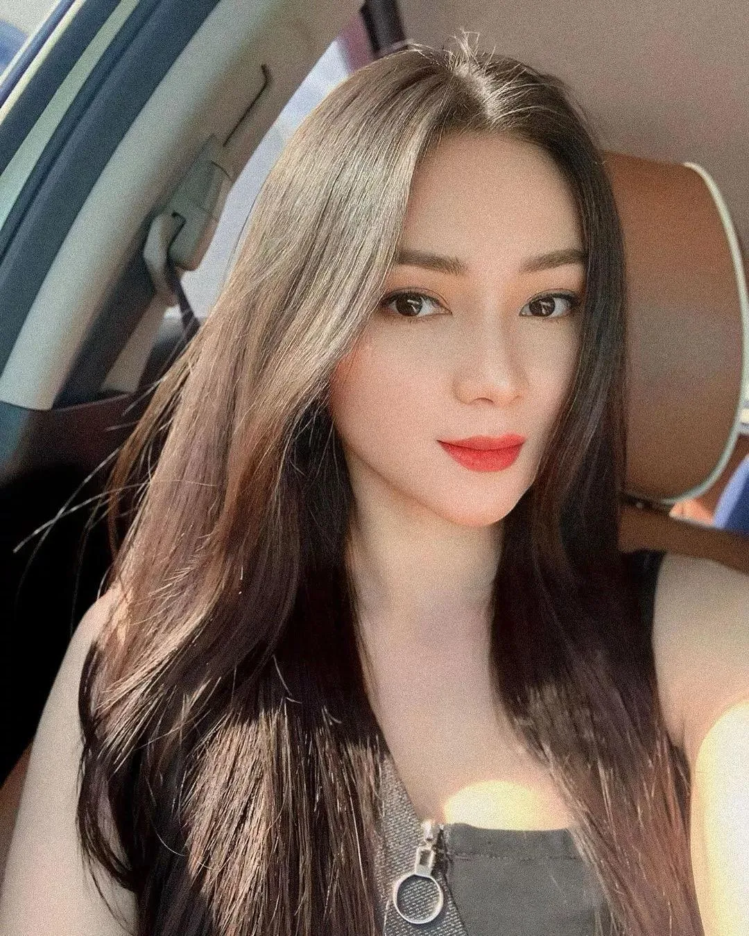 Wanita Manja Menghiasi Hari dengan Pesona, wanita manja, cewek menggoda, gadis cantik