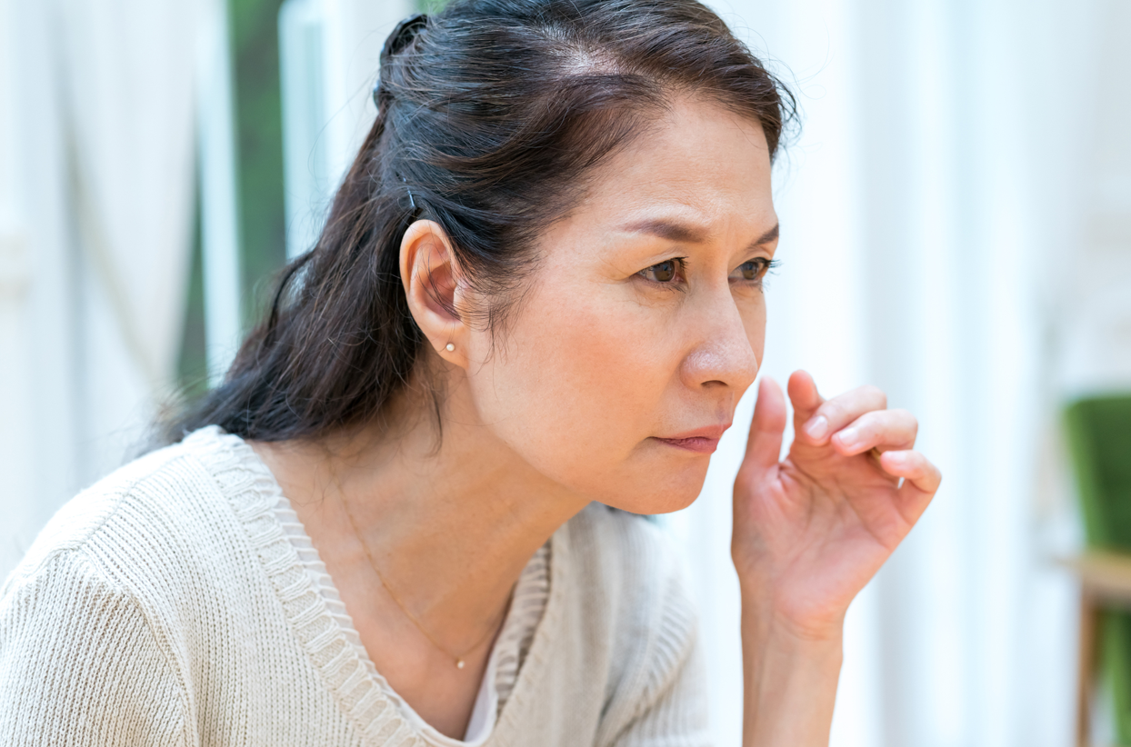 携帯電話で話す女性

AI 生成コンテンツは誤りを含む可能性があります。