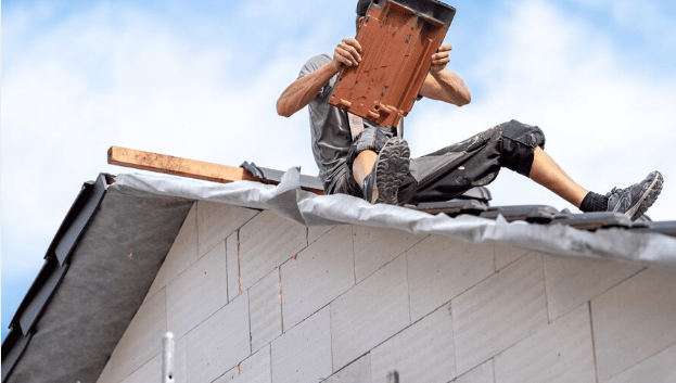 How to Assess Roof Damage with Friendswood Roofer