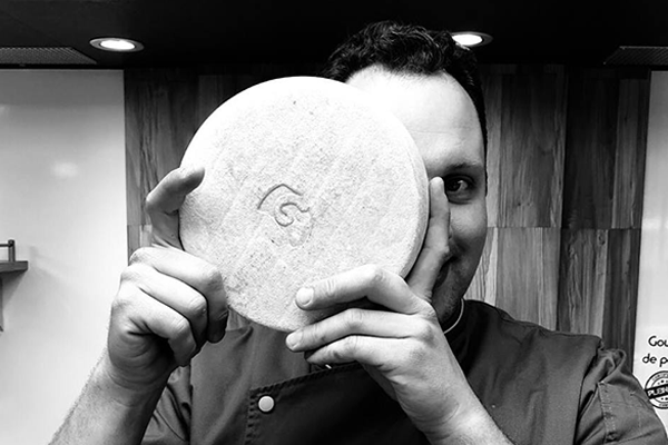 Portrait de Stéphane, notre fromager