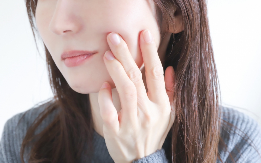 ほうれい線 ・笑いジワの原因とメイク対策の基礎