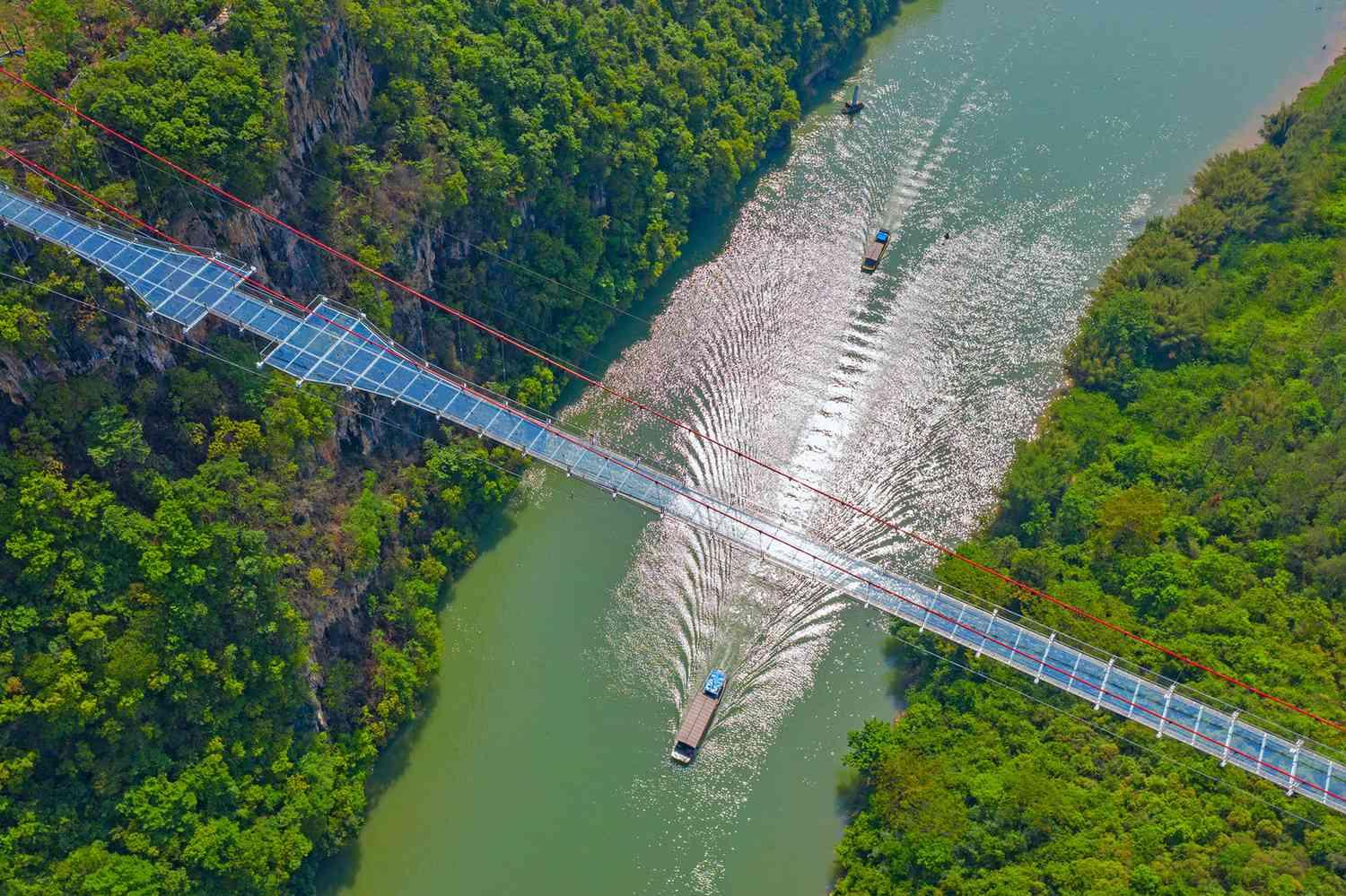 This Glass Bridge in China Is Great If You Love Heights