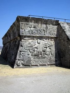 メキシコのソチカルコ遺跡