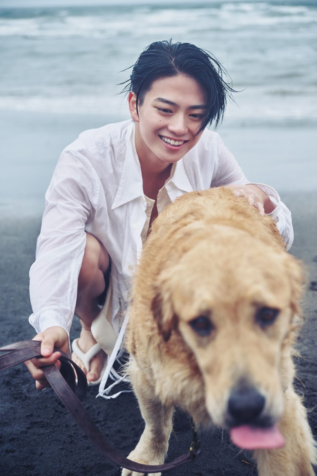 岩瀬洋志くん1st写真集『LYRE(リラ)』が発売中! 寝起き30分 岩瀬洋志くん1st写真集『LYRE(リラ)』が発売中! 寝起き30分