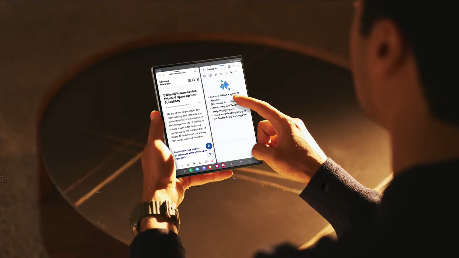 A person holding a tablet

Description automatically generated