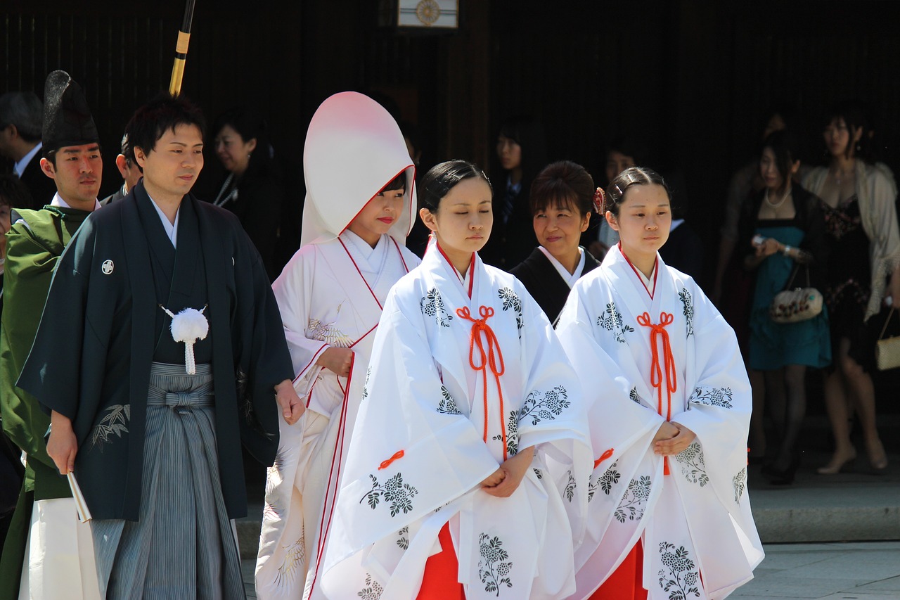 花嫁行列は神社での結婚式ならでは