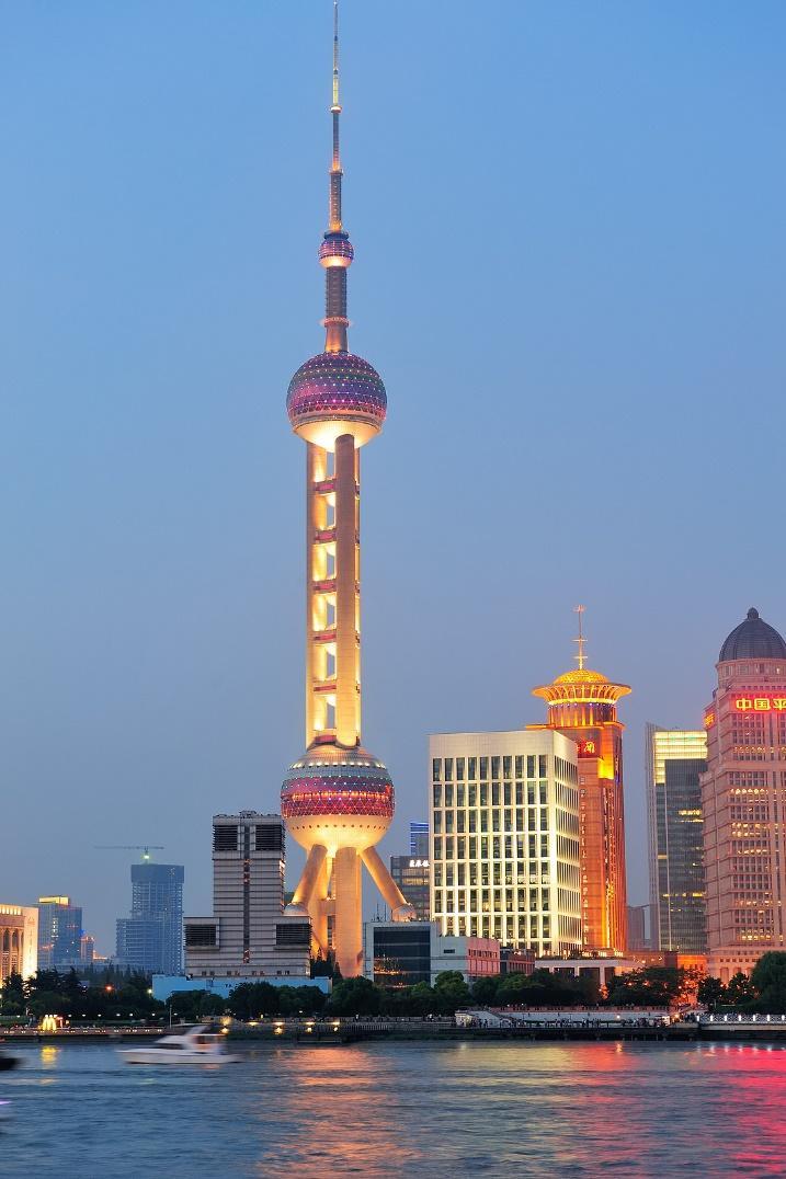 A tall tower in Oriental Pearl Tower

Description automatically generated