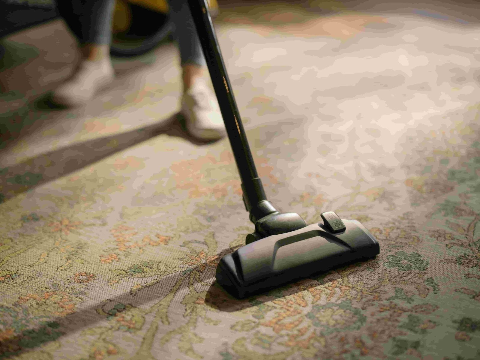 How to Clean Carpet at Home: Simple Tips for Indian Households