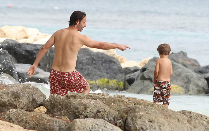 Gael Anderson's husband and kid at the beach