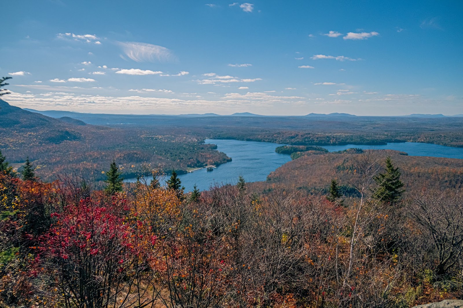 Paysage des Laurentides invitant au calme et à la détente