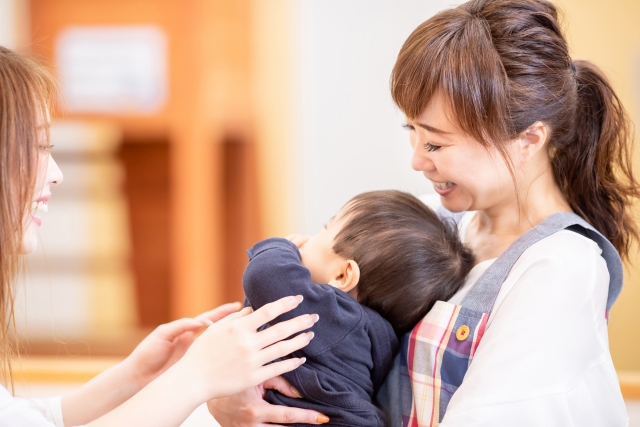 園児を預かっている保育士