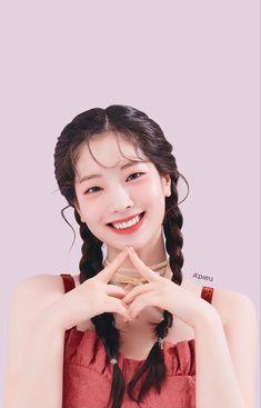 This contains an image of Hearts2Hearts Dahyun