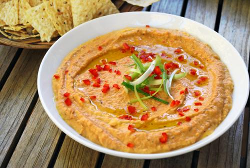 http://thegrape.com/wp-content/uploads/2014/10/Roasted-Red-Bell-Pepper-Hummus-THEGRAPE.jpg