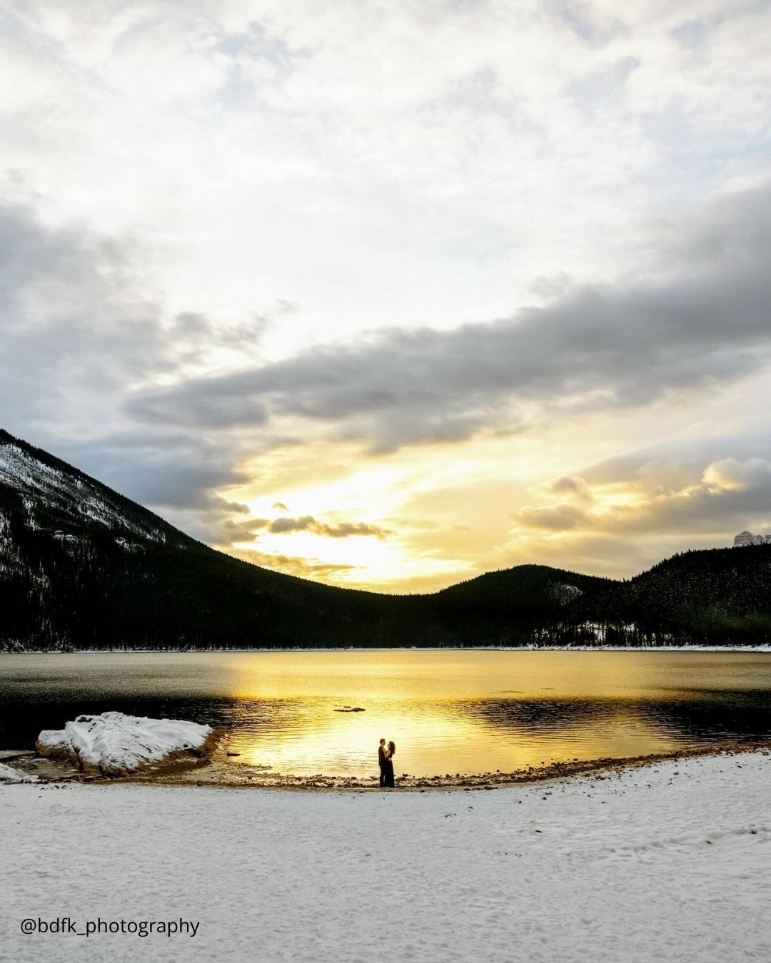 winter engagement photos love couple at the winter sunset